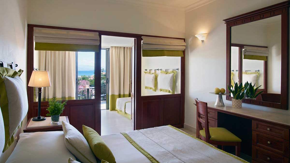 Roda Beach Resort & SPA - pokój