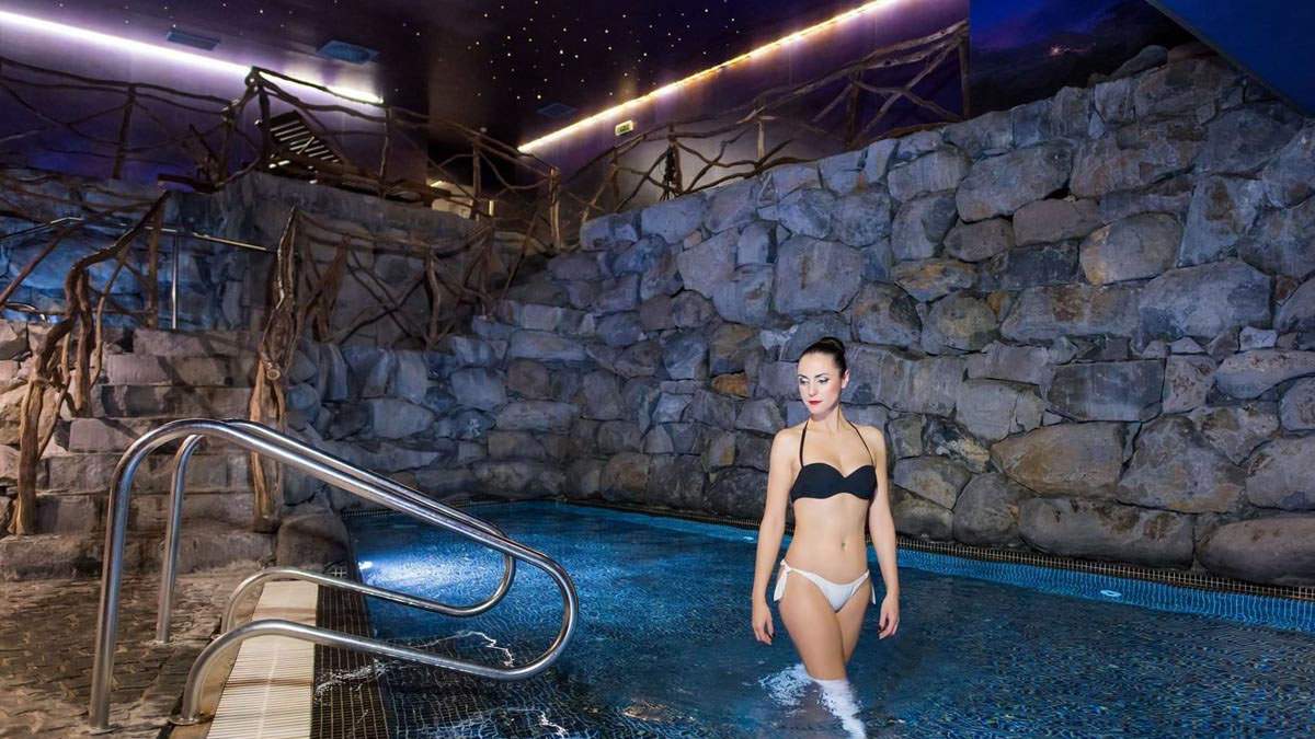 Hotel Enotel Lido - kryty basen