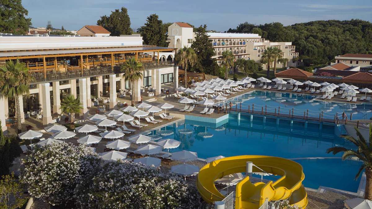 Roda Beach Resort & SPA - hotel