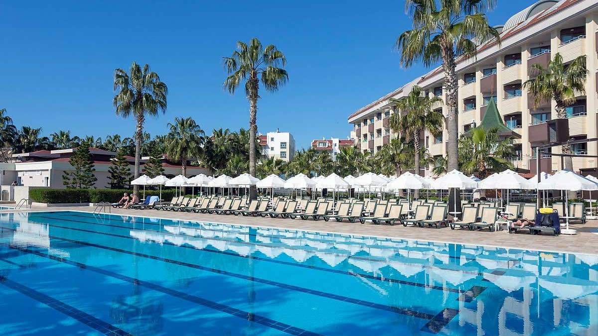 Wyloty z UK Hotel Meryan