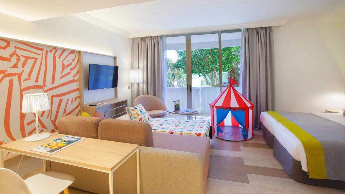 St. George Beach Hotel & Spa Resort - pokój