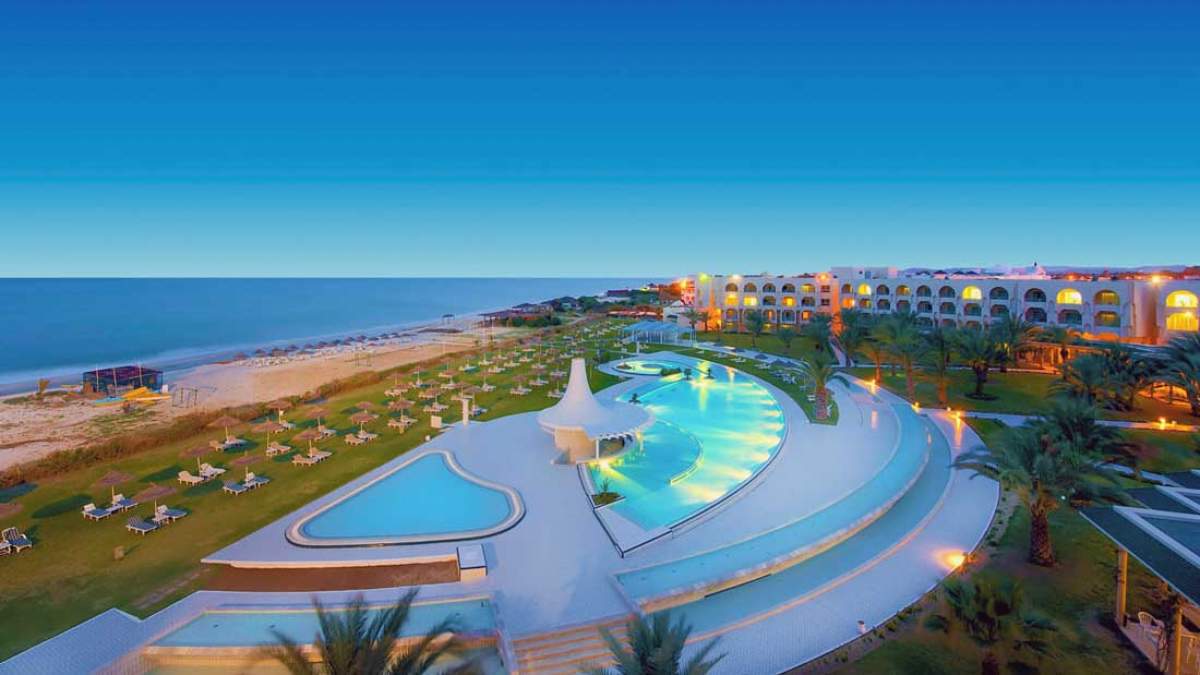 Iberostar-Averroes - basen nocą