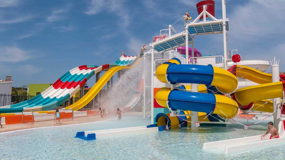 Golden Taurus Aquapark Resort - zjeżdżalnie