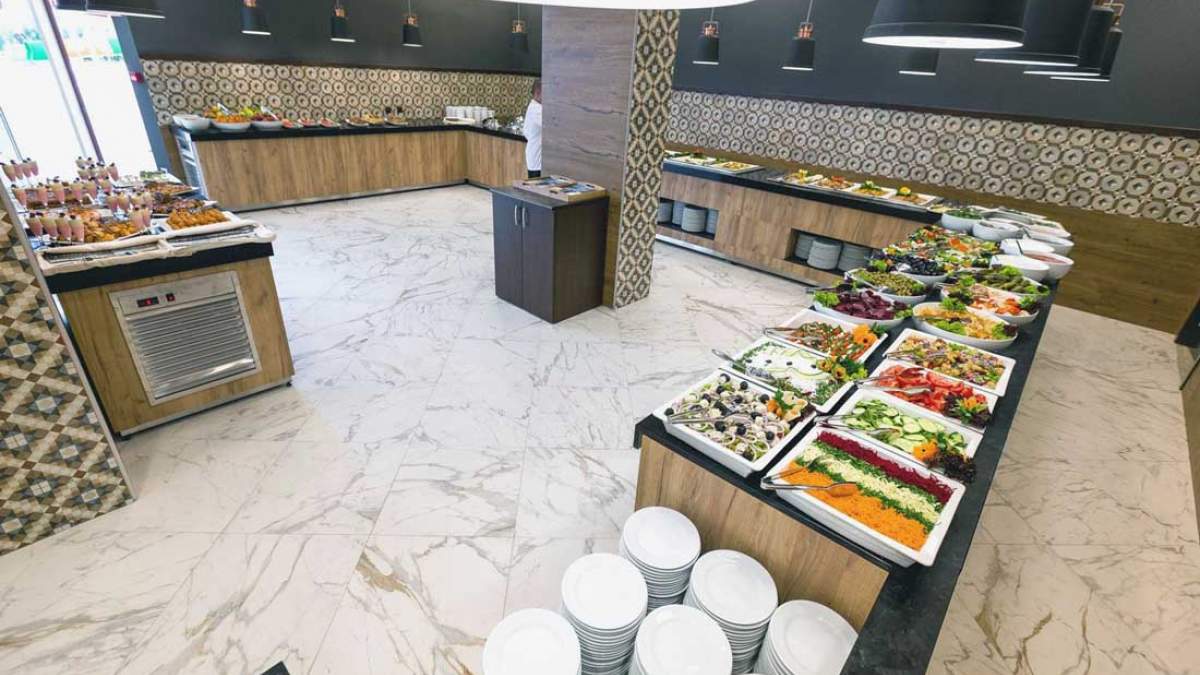 Best Western Plus Premium Inn - bufet