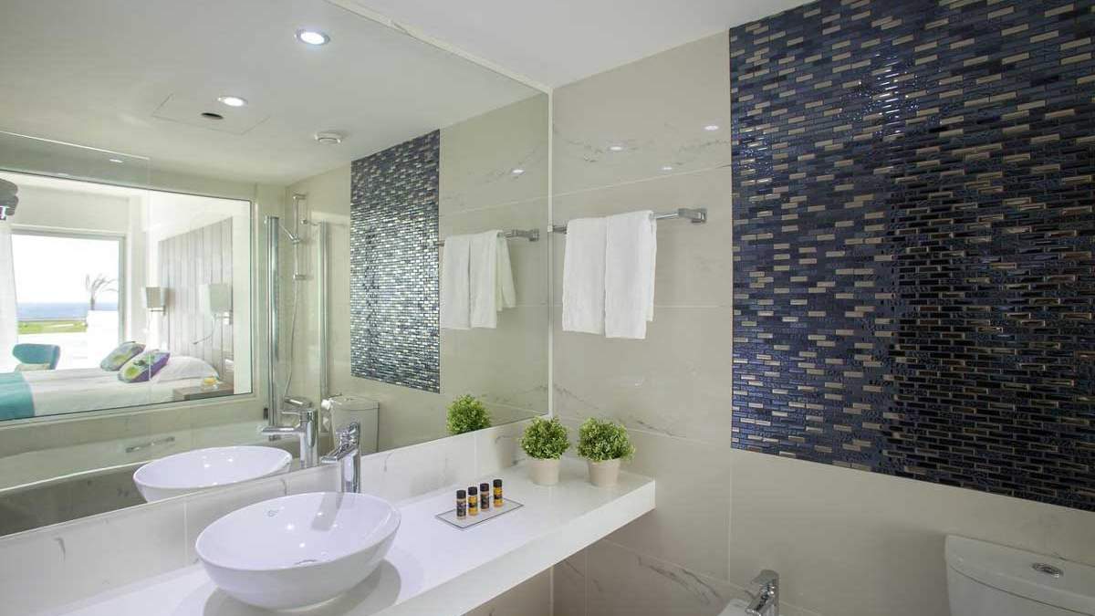 King Evelthon Beach Hotel & Resort - pokój