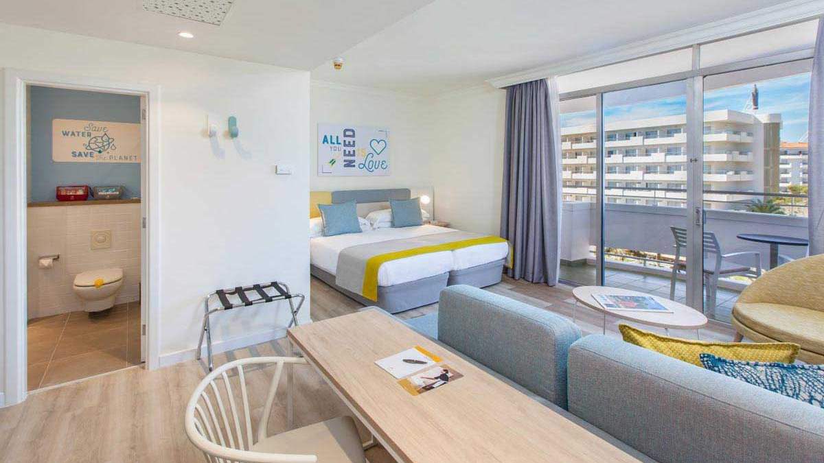 St. George Beach Hotel & Spa Resort - pokój
