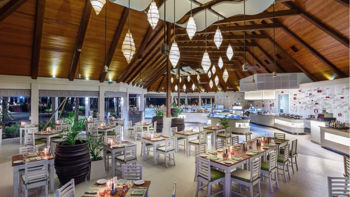 Kurumba Maldives - restauracja