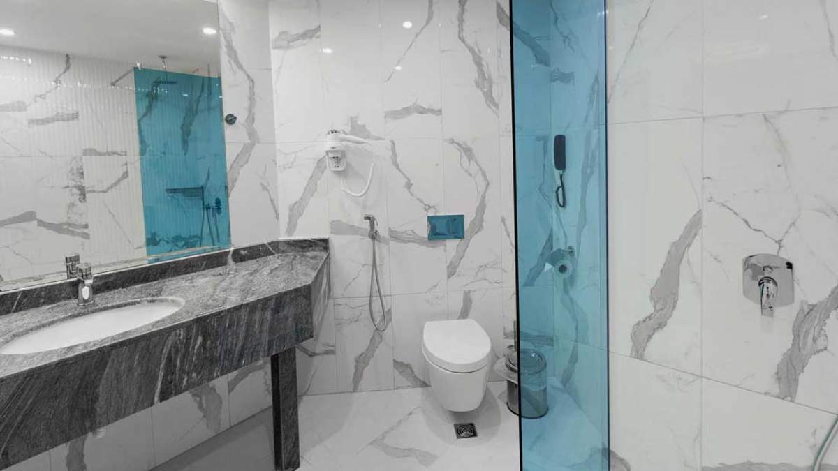 Best Western Plus Premium Inn - łazienka